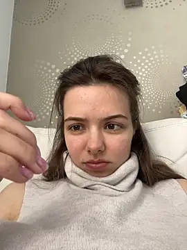 TheGirlWhoCriedDuck online show from 4, 5, 2026