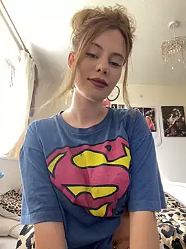 Snapshot of Young_Lizzie chatting on 7, 5, 2026 Young Lizzie online show from 7, 5, 2026