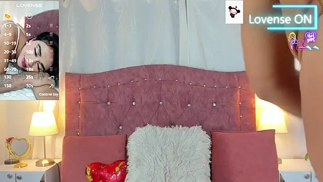 Snapshot of Sofia_Cordero chatting on 7, 8, 2026 Sofia Cordero online show from 7, 8, 2026