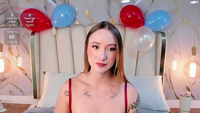 Snapshot of Hannah_Lane chatting on 5, 7, 2026 Hannah Lane online show from 5, 7, 2026