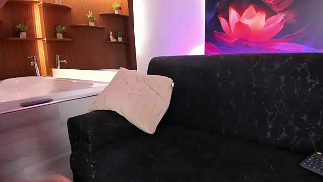 Melissa Hill25 online show from 28, 7, 2026