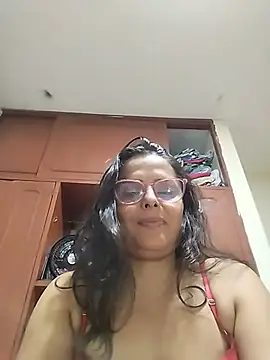 Snapshot of Bella_Morena27 chatting on 1, 6, 2026 Bella Morena27 online show from 1, 6, 2026