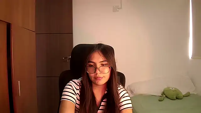 Snapshot of abbyyandmaxx chatting on 18, 5, 2026 abbyyandmaxx online show from 18, 5, 2026