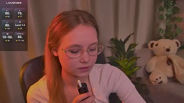 FloraLarsson online show from 5, 6, 2026
