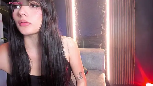 Snapshot of Aili_queen chatting on 8, 6, 2026 Aili queen online show from 8, 6, 2026