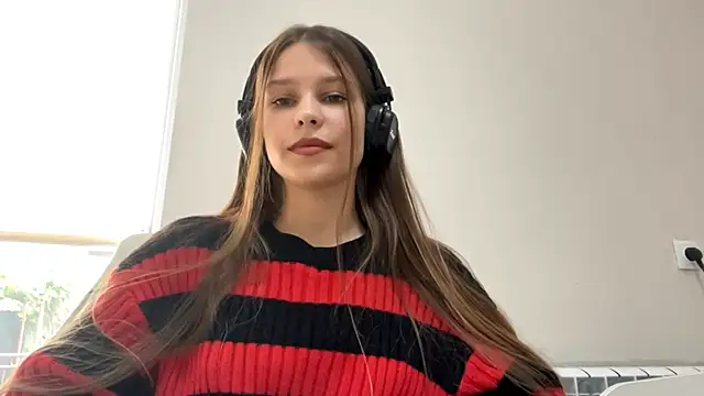Snapshot of SerafinaAreizaga chatting on 10, 6, 2026 SerafinaAreizaga online show from 10, 6, 2026