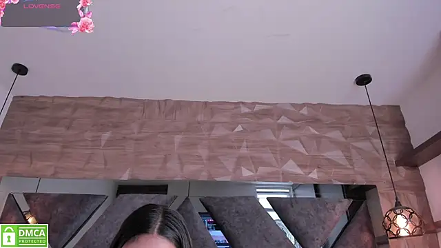 Rose  Evans   online show from 30, 5, 2026