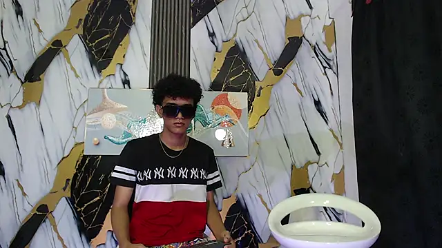 Snapshot of GOLDEN_2026 chatting on 6, 5, 2026 GOLDEN 2026 online show from 6, 5, 2026