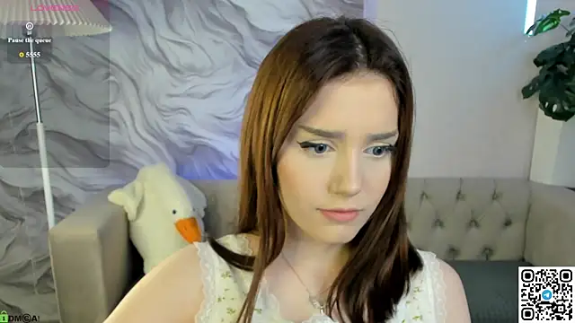 Snapshot of Lonny_Peach chatting on 4, 8, 2026 Lonny Peach online show from 4, 8, 2026