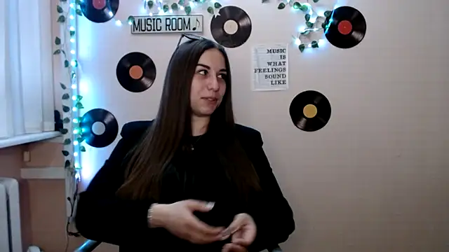 Cutie  Mia online show from 4, 5, 2026