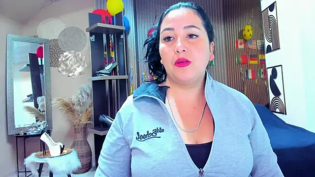 Snapshot of BBWLuxuryMuse chatting on 11, 7, 2026 BBWLuxuryMuse online show from 11, 7, 2026