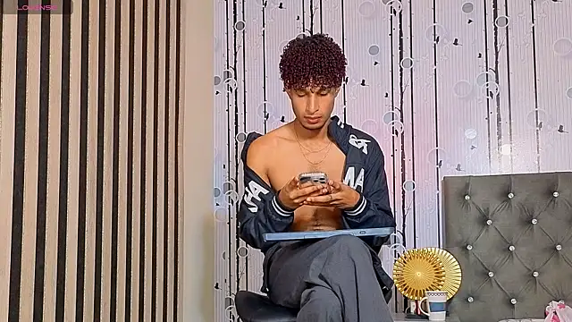 Snapshot of Alex_Bloom chatting on 16, 6, 2026 Alex Bloom online show from 16, 6, 2026