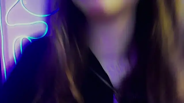 Snapshot of evvaavve chatting on 3, 7, 2026 evvaavve online show from 3, 7, 2026