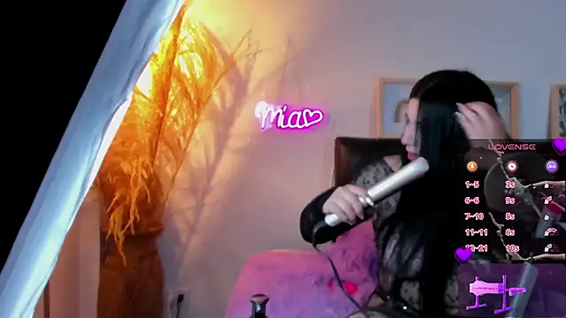 Snapshot of mia_valentine__ chatting on 11, 6, 2026 mia valentine online show from 11, 6, 2026