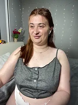 Snapshot of AureTease chatting on 9, 5, 2026 AureTease online show from 9, 5, 2026