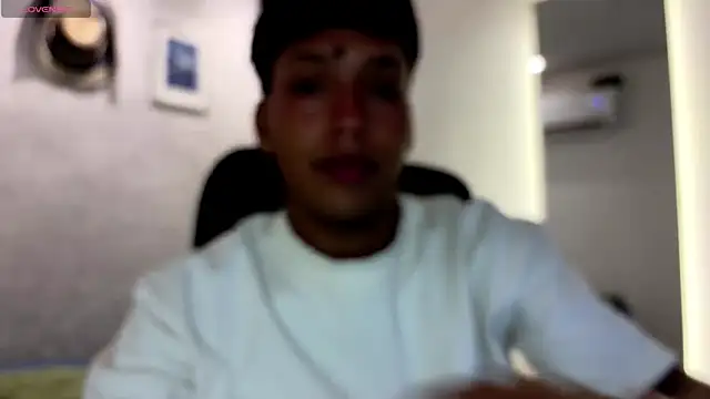 Snapshot of Brad_bonnet_ chatting on 22, 5, 2026 Brad bonnet online show from 22, 5, 2026