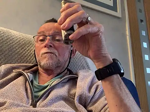 Snapshot of Moonraker64 chatting on 18, 5, 2026 Moonraker64 online show from 18, 5, 2026