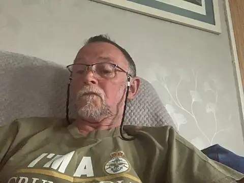 Snapshot of Moonraker64 chatting on 27, 5, 2026 Moonraker64 online show from 27, 5, 2026