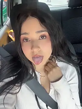 Snapshot of eimili_love chatting on 22, 5, 2026 eimili love online show from 22, 5, 2026