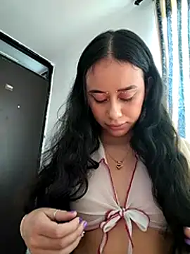 Snapshot of L0lita_Emi12 chatting on 2, 7, 2026 L0lita Emi12 online show from 2, 7, 2026