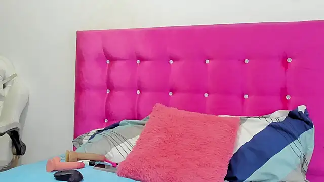 Snapshot of cyndycranforsquirT chatting on 30, 7, 2026 cyndycranforsquirT online show from 30, 7, 2026