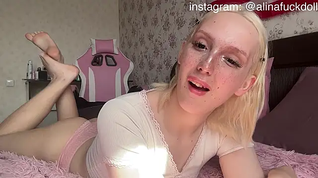 Snapshot of llinabarbie chatting on 19, 7, 2026 llinabarbie online show from 19, 7, 2026