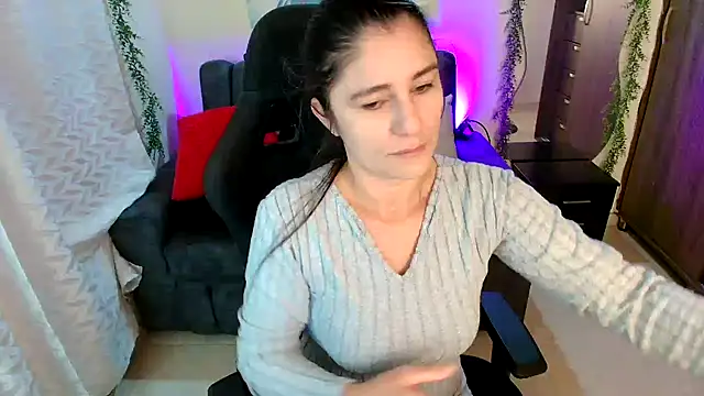 LUCYMILF SEXY online show from 24, 7, 2026