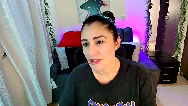 LUCYMILF SEXY online show from 25, 7, 2026