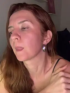 Snapshot of therealgingerr chatting on 10, 5, 2026 therealgingerr online show from 10, 5, 2026