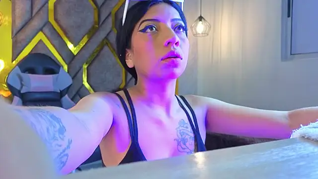 Ey Im simone  online show from 6, 6, 2026