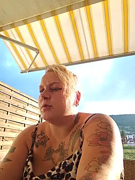 Snapshot of Lady_Peggi chatting on 5, 8, 2026 Lady Peggi online show from 5, 8, 2026