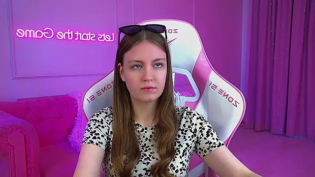 Snapshot of SofiaSarvains chatting on 18, 5, 2026 SofiaSarvains online show from 18, 5, 2026