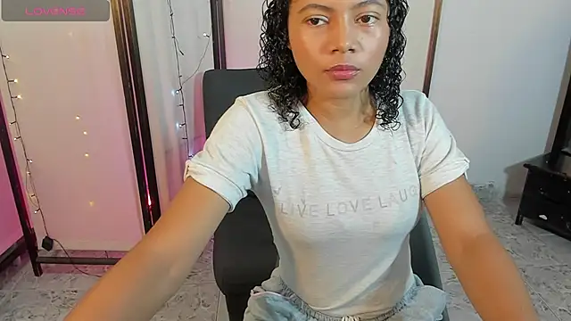 EmmaRay3 online show from 12, 5, 2026