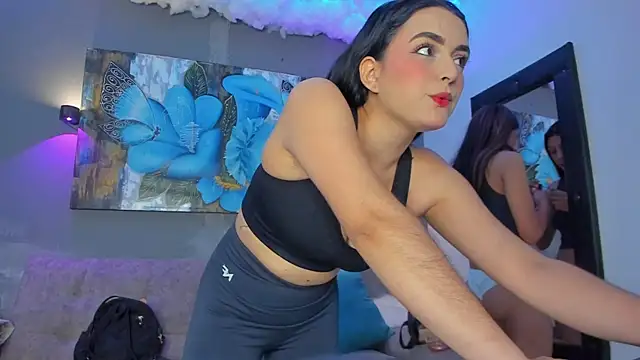 Snapshot of ElizabethAndEliana chatting on 7, 5, 2026 ElizabethAndEliana online show from 7, 5, 2026