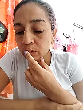Snapshot of Tumilf chatting on 8, 6, 2026 Tumilf online show from 8, 6, 2026