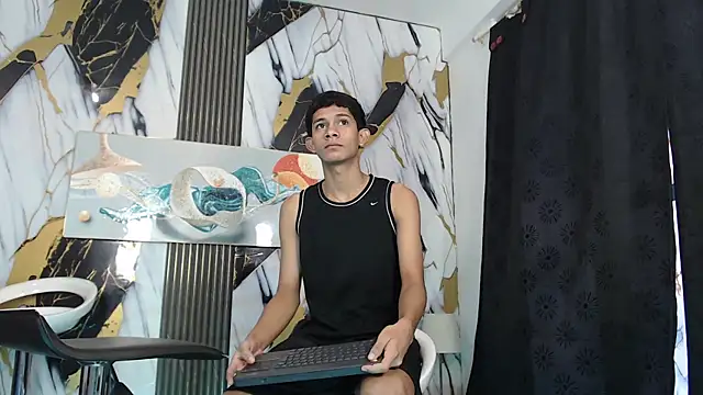 Snapshot of TWINKS_BOYSX chatting on 1, 6, 2026 TWINKS BOYSX online show from 1, 6, 2026