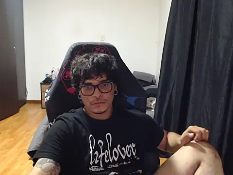 Snapshot of lilgothboy chatting on 5, 5, 2026 lilgothboy online show from 5, 5, 2026