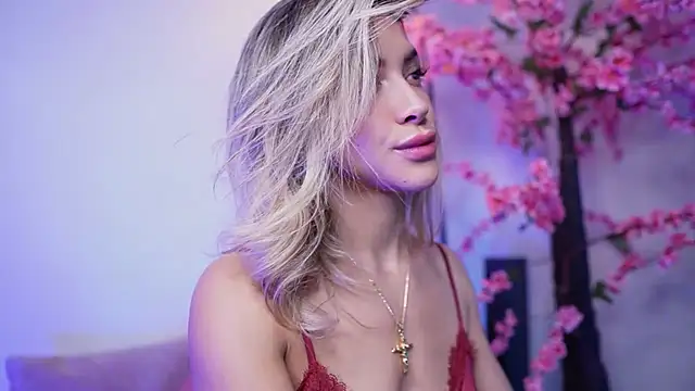 Snapshot of R4-V3N chatting on 18, 1, 2025 R4-V3N online show from 18, 1, 2025