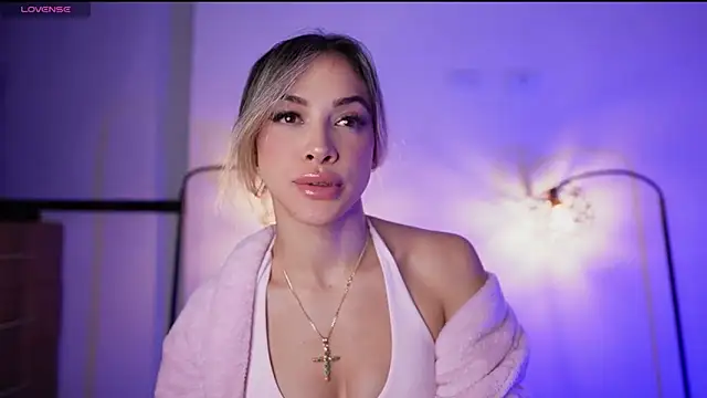 Snapshot of R4-V3N chatting on 24, 1, 2025 R4-V3N online show from 24, 1, 2025