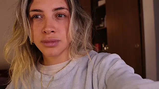 Snapshot of R4-V3N chatting on 17, 3, 2025 R4-V3N online show from 17, 3, 2025