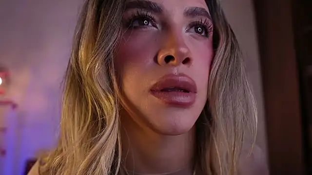 Snapshot of R4-V3N chatting on 20, 3, 2025 R4-V3N online show from 20, 3, 2025