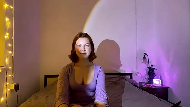 MoonlitMuse82 online show from 5, 5, 2026