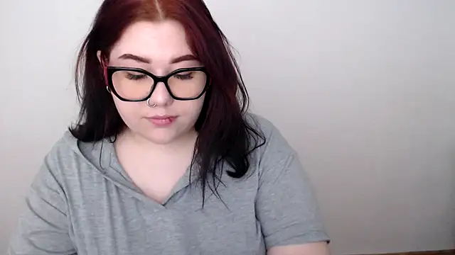 Snapshot of KarolinasHot chatting on 6, 5, 2026 KarolinasHot online show from 6, 5, 2026