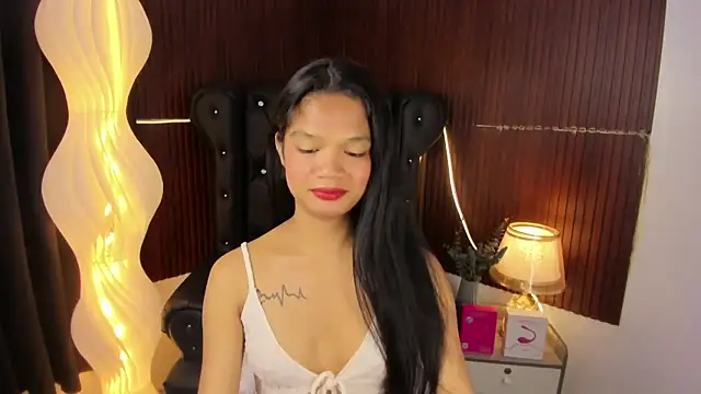 Snapshot of Naya_Hilton chatting on 31, 5, 2026 Naya Hilton online show from 31, 5, 2026