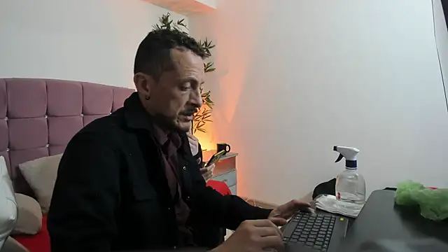Snapshot of DarkRomanceXXX chatting on 24, 7, 2026 DarkRomanceXXX online show from 24, 7, 2026