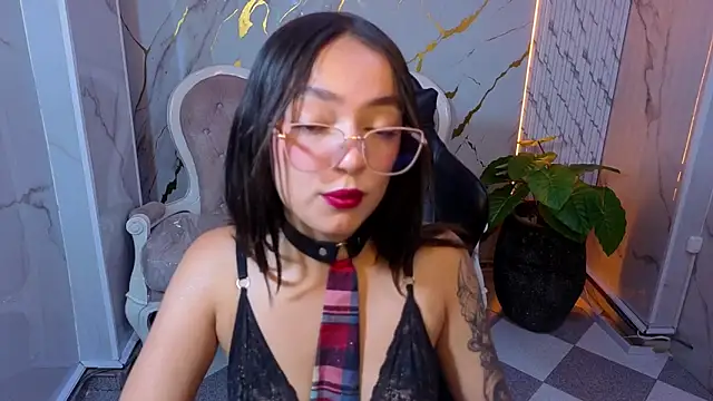 Cinnamon b online show from 15, 5, 2026