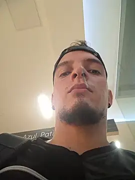 LeoBonucci2519 online show from 4, 6, 2026