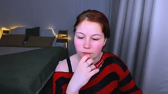 MiaLacrice online show from 7, 6, 2026