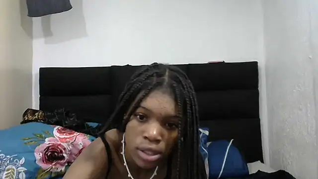 Snapshot of PetiteBarbie_05 chatting on 29, 5, 2026 PetiteBarbie 05 online show from 29, 5, 2026