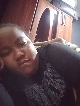 ChubbyMidgetxxx19 online show from 15, 6, 2026